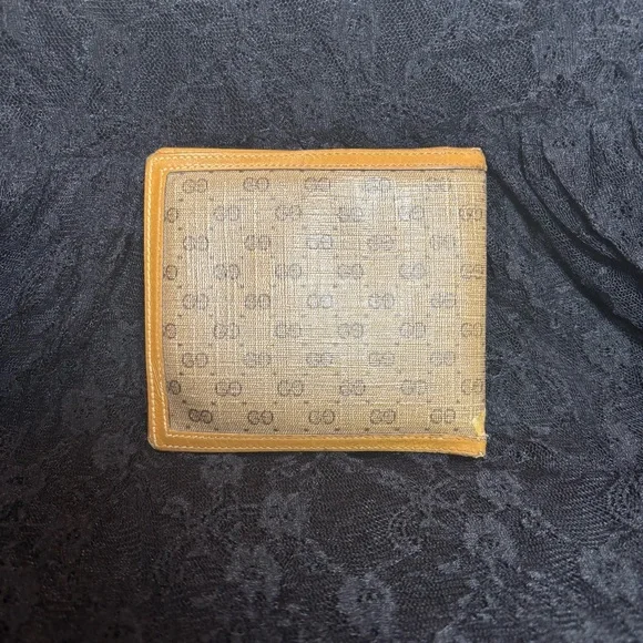 Vintage Gucci Micro GG Bifold Wallet – Beige PVC & Tan Leather - Picture 2 of 11